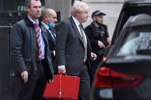 Boris Johnson pensa al lockdown dopo Natale e perde un altro ministro