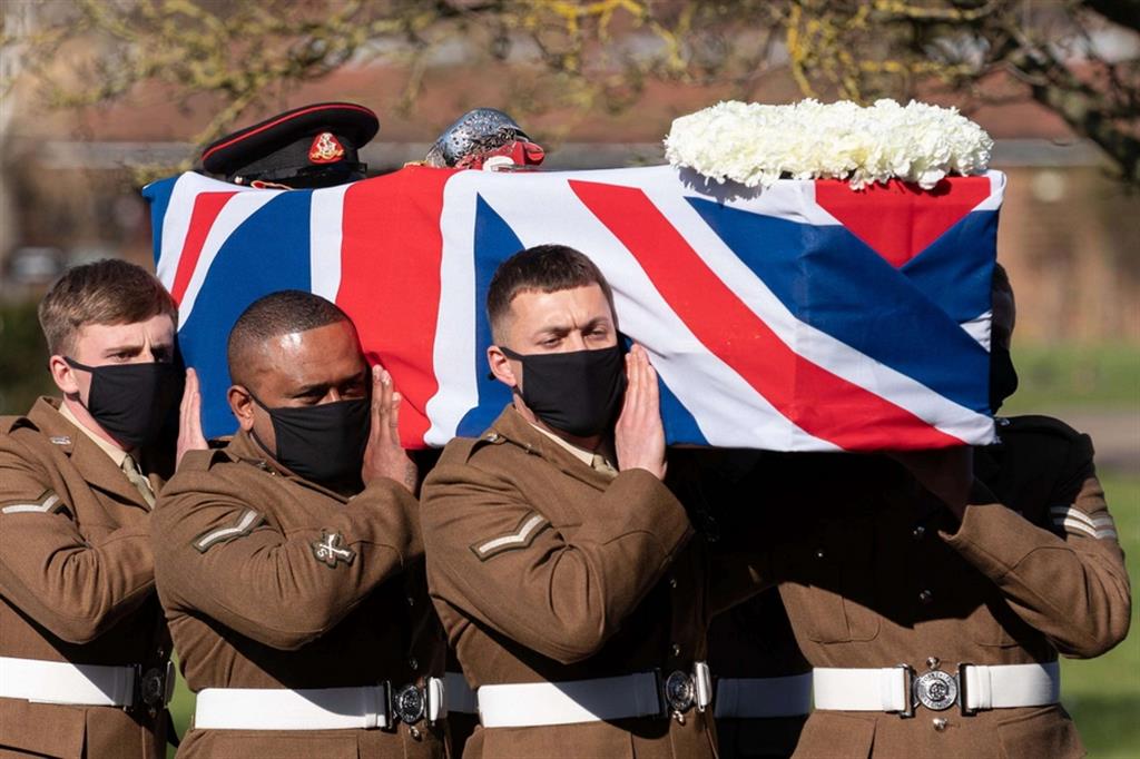 I funerali del capitano dir Tom Moore