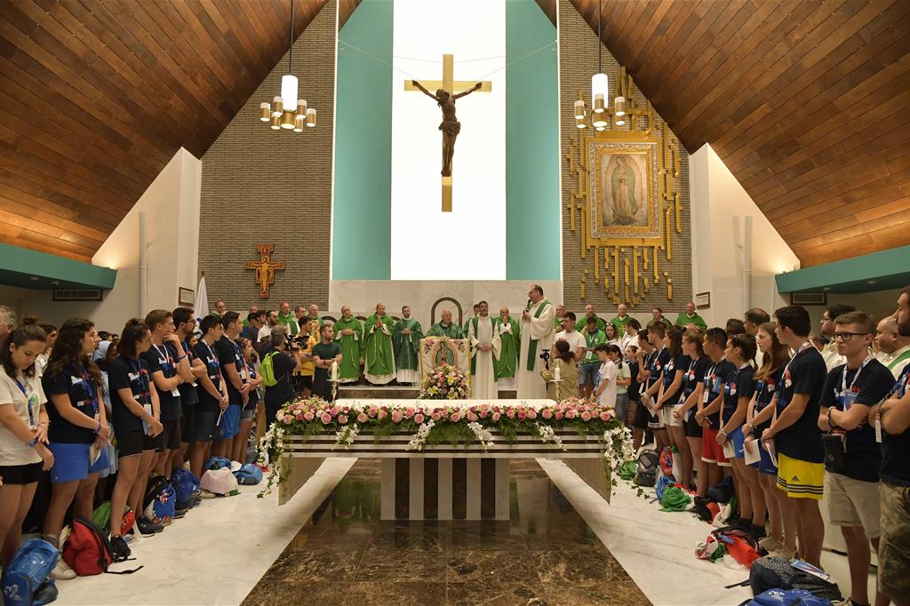 Una Messa di giovani pellegrini italiani durante la Gmg di Panama 2019