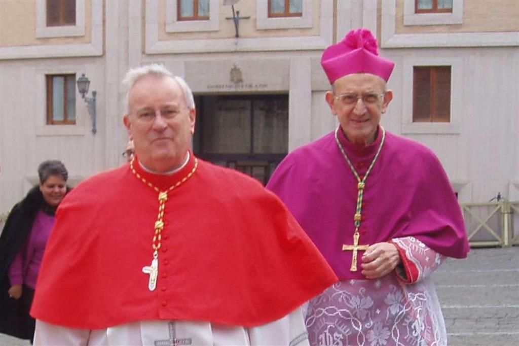Il cardinale Gualtiero Bassetti con l'arcivescovo Giuseppe Chiaretti
