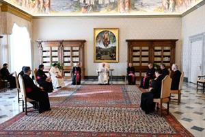 Il Papa: il dialogo con Dio è una grazia, noi "zoppichiamo" con ogni parola