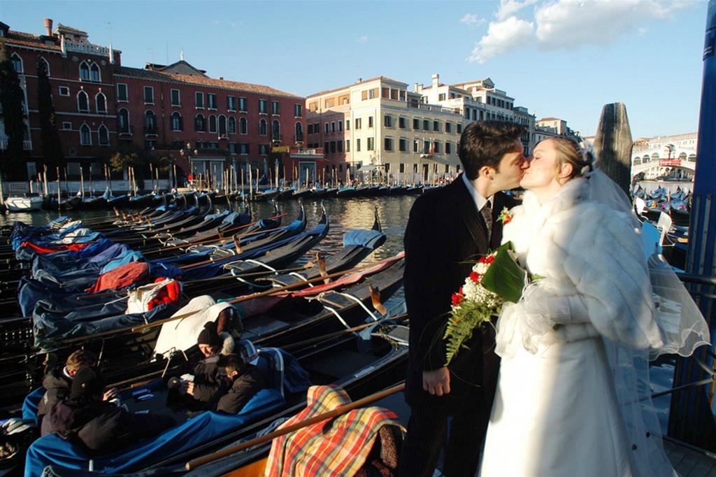Una coppia di sposi a Venezia