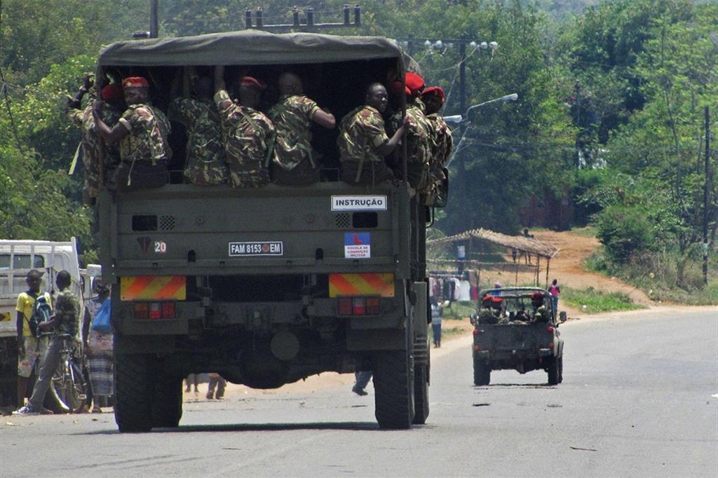 Militari mozambicani
