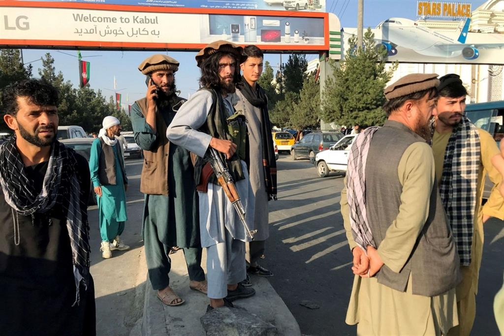 Kabul in mano ai taleban. "Rinasce l'Emirato islamico"