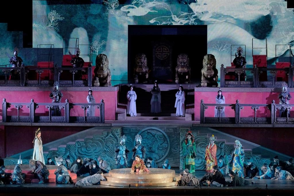 Una scena della "Turandot" all'Arena di Verona