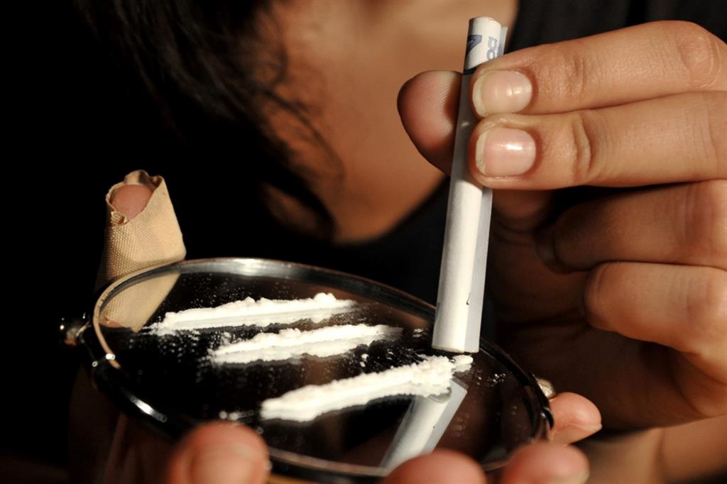 La droga arriva a casa: chi sono i giovani tossicodipendenti