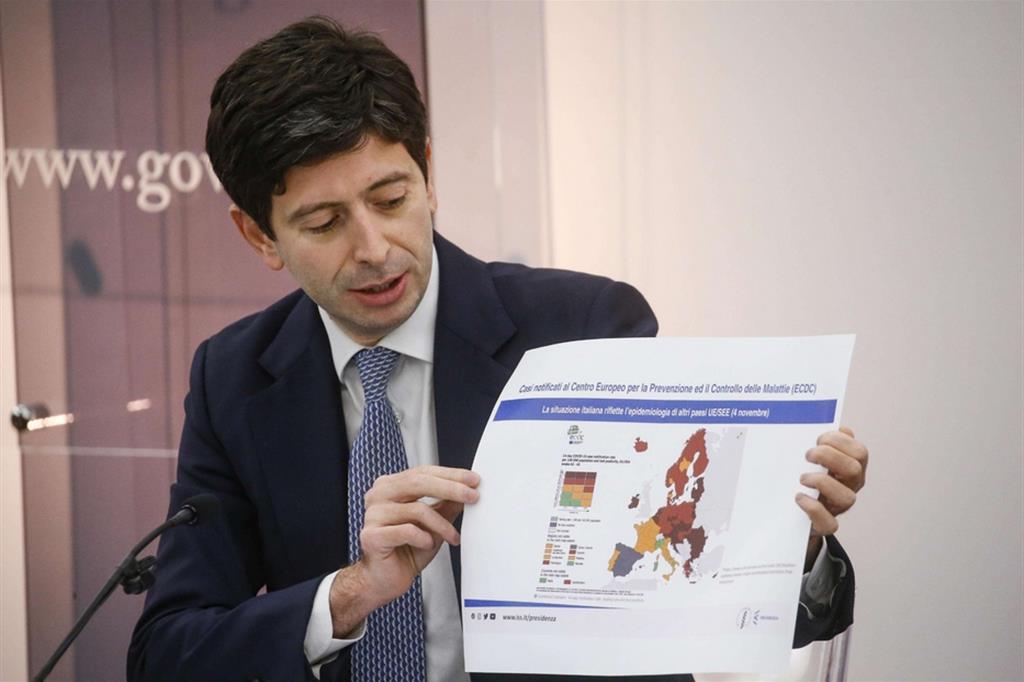 Il ministro Speranza ha illustrato i dati sulle vaccinazioni: il quadro epidemiologico vede l'Italia tra i Paesi europei più protetti dalla quarta ondata della pandemia