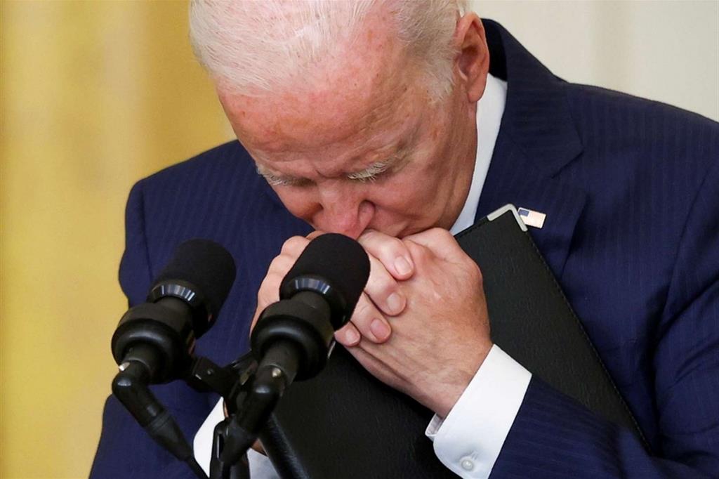 Joe Biden in lacrime: «Questi terroristi dell'Isis non vinceranno»