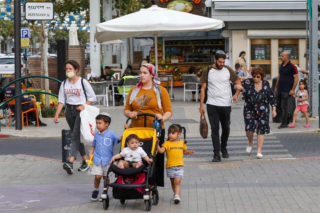 Da domenica, in Israele non è più obbligatoria la mascherina all'aperto