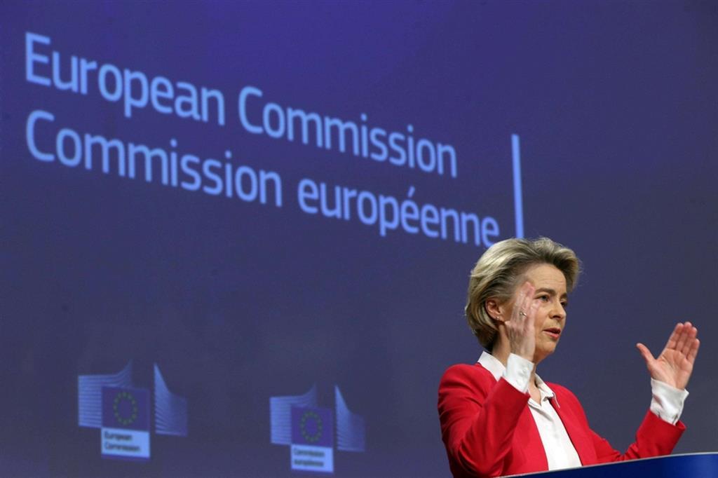 La Commissione europea ha ordinato da BioNTech altre 300 milioni di dosi