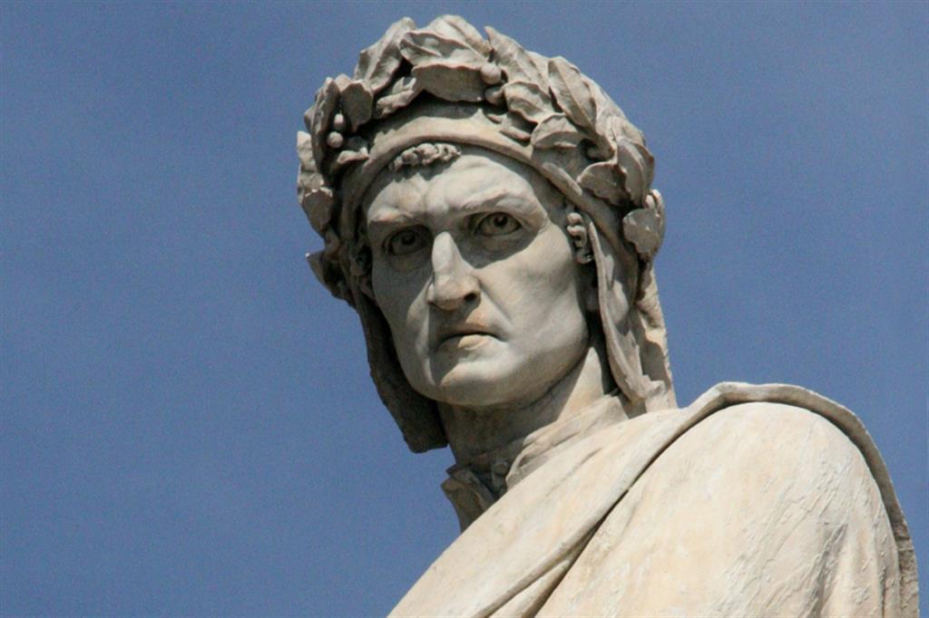Una statua di Dante a Firenze