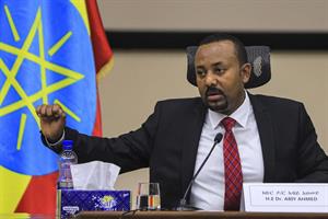 Via l'Onu da Addis Abeba. E il Nobel per la pace Abiy combatte in prima linea
