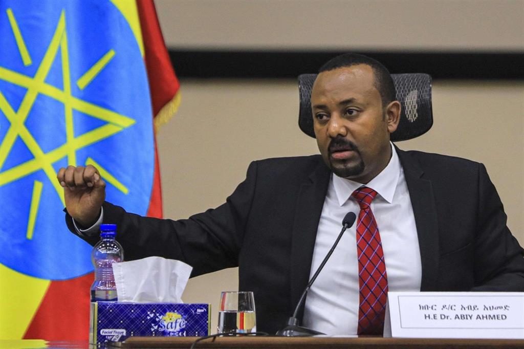 Il primo ministro etiope Abiy Ahmed parla in Parlamento ad Addis Abeba (2020)