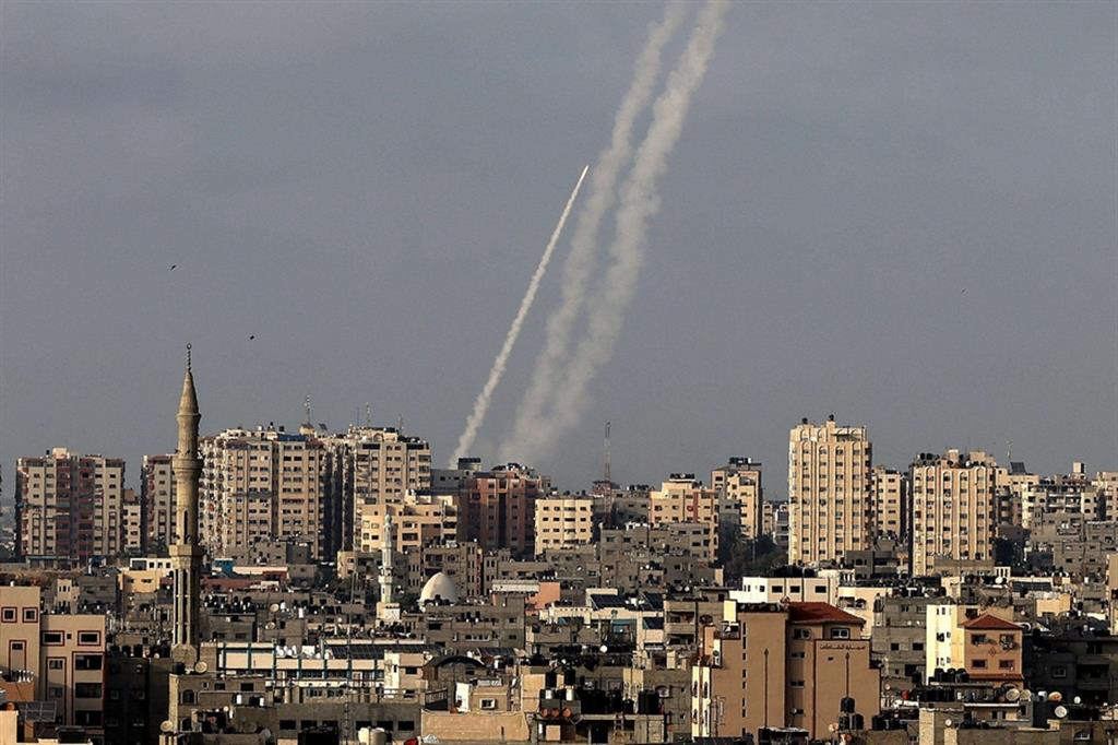 I razzi lanciati dalla Striscia di Gaza verso Gerusalemme