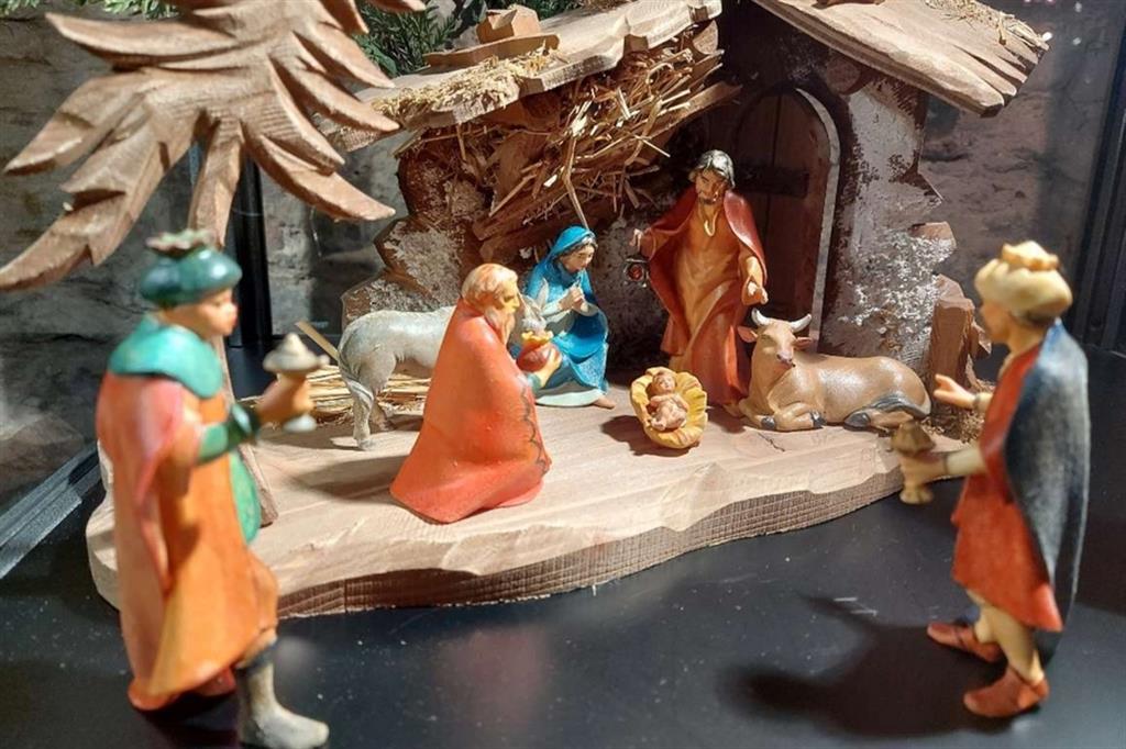 Un presepe in mostra nella rassegna "Natale nel mondo" nella Basilica di Maria Santissima delle Grazie a San Giovanni Valdarno (AR)