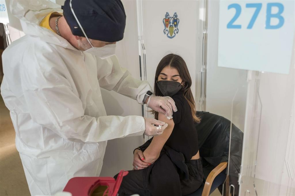 In Lombardia il vaccino «azzera» i morti in eccesso