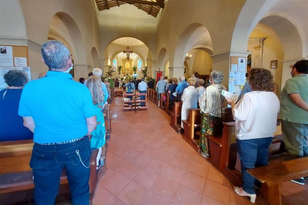 La celebrazione della Messa in una parrocchia italiana con le misure anti-Covid