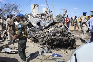 Autobomba di al-Shabaab: 15 morti, tra cui due bambini