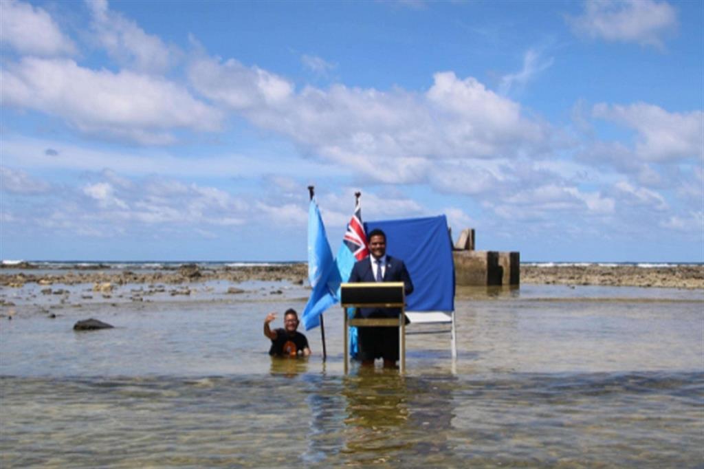 L'intervento in video del ministro di Tuvalu Simon Kofe
