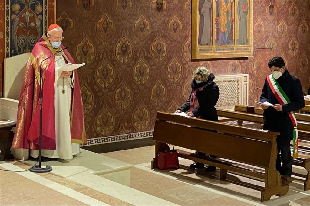 Il cardinale Gualtiero Bassetti durante i Primi Vespri della festa patronale di san Costanzo a Perugia