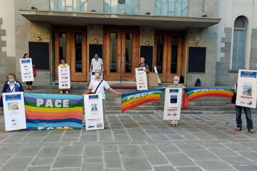 La Spezia, manifestazione di protesta contro la fiera Seatuture 2021