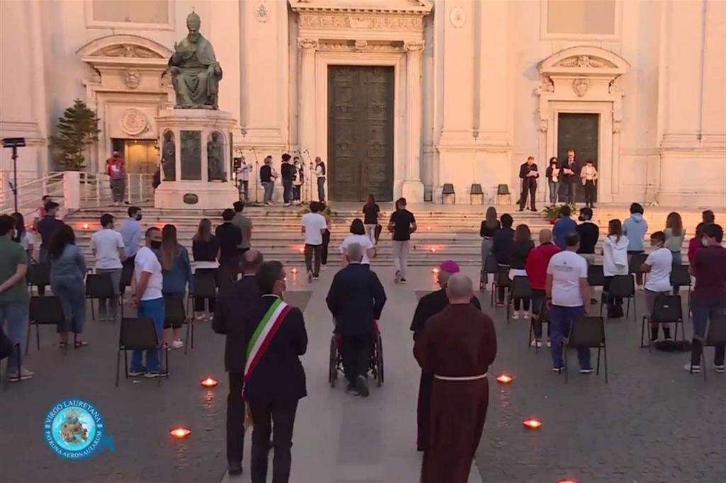 L’apertura del 43° pellegrinaggio Macerata-Loreto