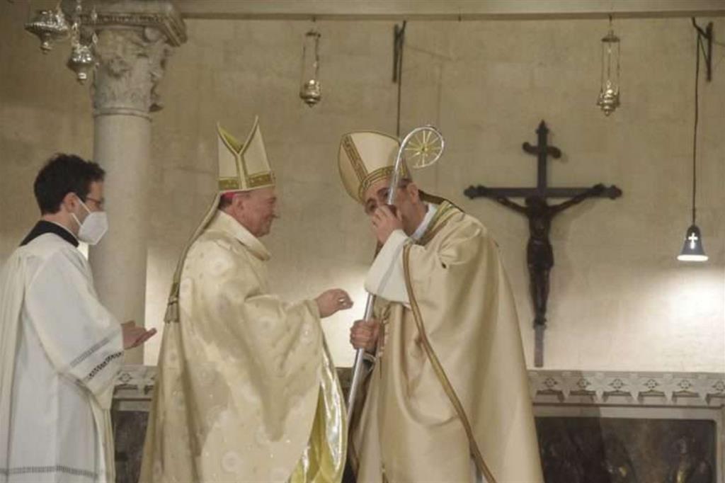 L'emerito Francesco Cacucci all'ingresso del nuovo arcivescovo di Bari-Bitonto, Giuseppe Satriano