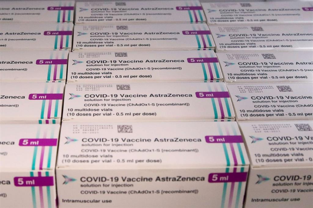 Confezioni del vaccino di AstraZeneca pronte per la consegna