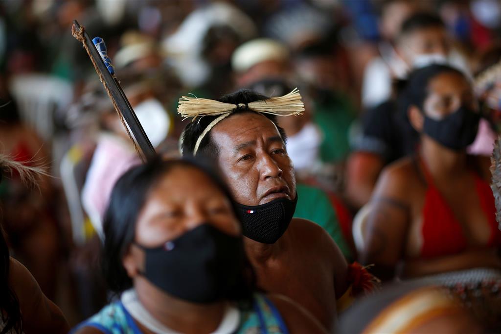 Gli indigeni non sono i proprietari di questi territori, ma li gestiscono a beneficio loro e dell’umanità: uno studio dell’Onu, pubblicato quest’anno, ha confermato che le aree sotto il controllo dei nativi sono quasi tre volte meno disboscate delle altre. - Reuters