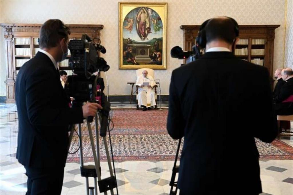 Il Papa: i santi non vanno adorati, loro ci rimandano a Cristo
