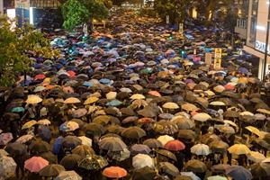 La scure di Pechino su Hong Kong, condannati gli oppositori democratici