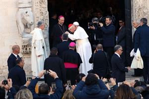 Il Papa a Firenze con i vescovi e i sindaci del Mediterraneo per la pace