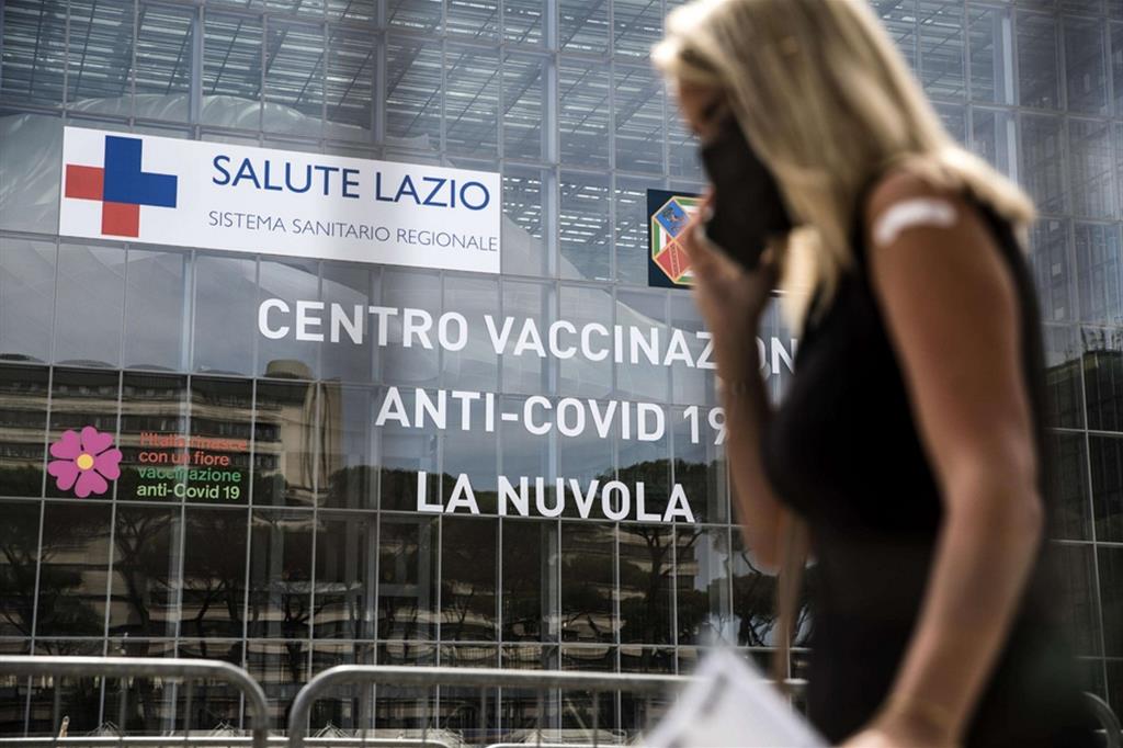 Lazio, di nuovo attivo il sito per prenotare le vaccinazioni