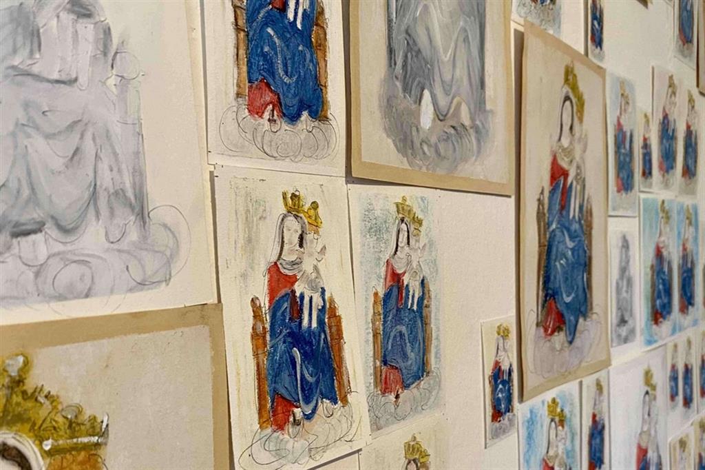 Alcune delle trecento immaginette realizzate da Nadia Nespoli per il santuario della Madonna delle Grazie di Ardesio, in Alta Val Seriana