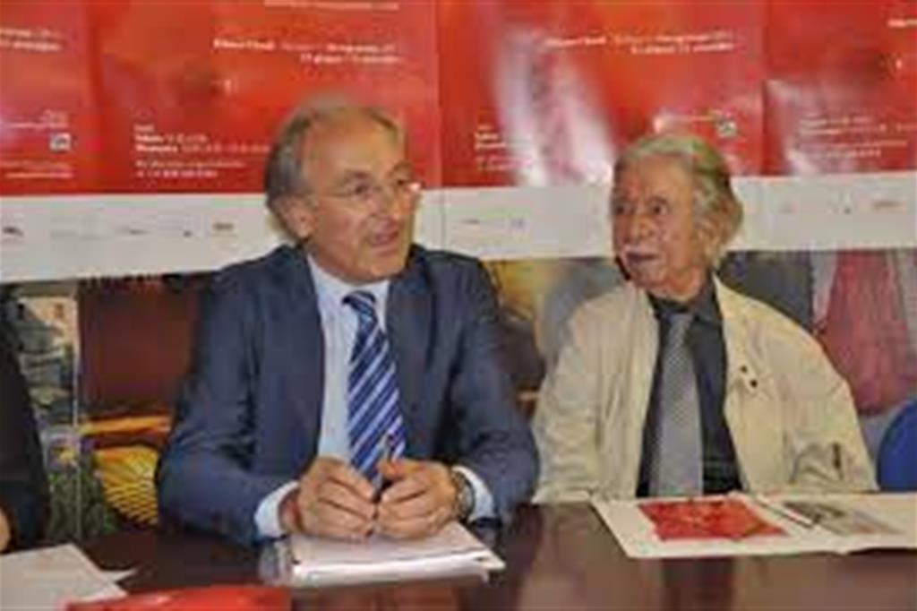 Luciano Gregoretti (a destra), con il professor Massimo Ciambotti, presidente della Fondazione Claudi