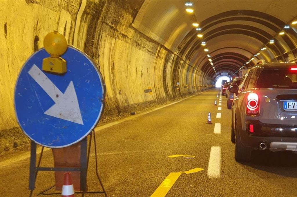 Autostrada chiusa per lavori La Liguria spezzata in due