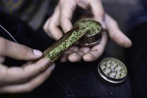 Perché legalizzare la cannabis non fermerebbe la criminalità