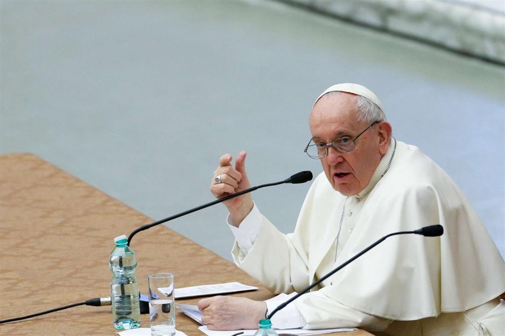 Il Papa: il mondo è campione nel fare la guerra, vergogna per tutti