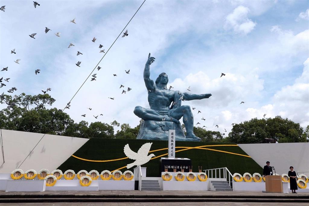 Il Parco della Pace a Nagasaki il 9 agosto scorso, giorno del ricordo del bombardamento atomico che fece 200mila vittime civili