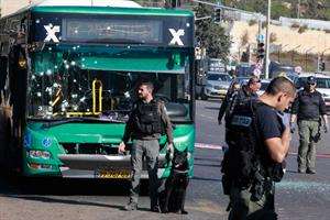 Gerusalemme, bombe alla fermata dell'autobus: un morto, 31 feriti
