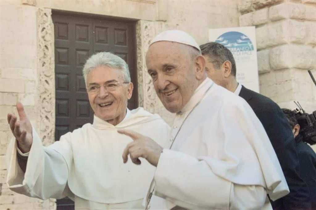 Padre Giovanni Distante con papa Francesco nel  2020
