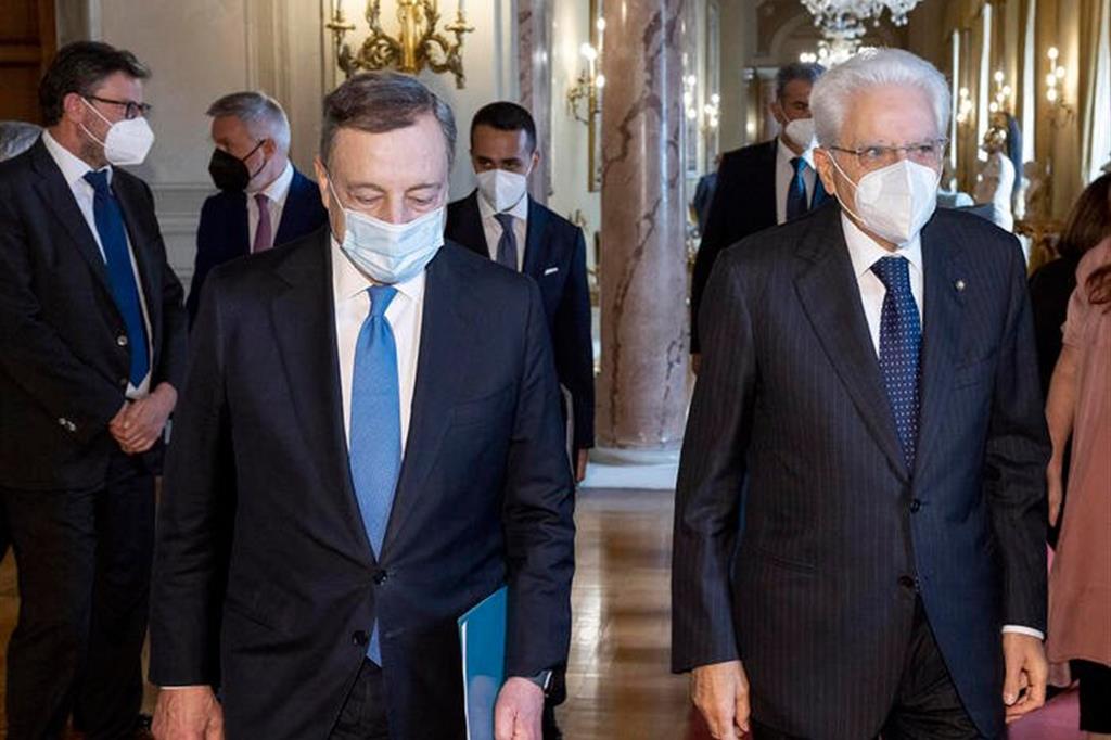 Il presidente del Consiglio Mario Draghi e il presidente della Repubblica Sergio Mattarella