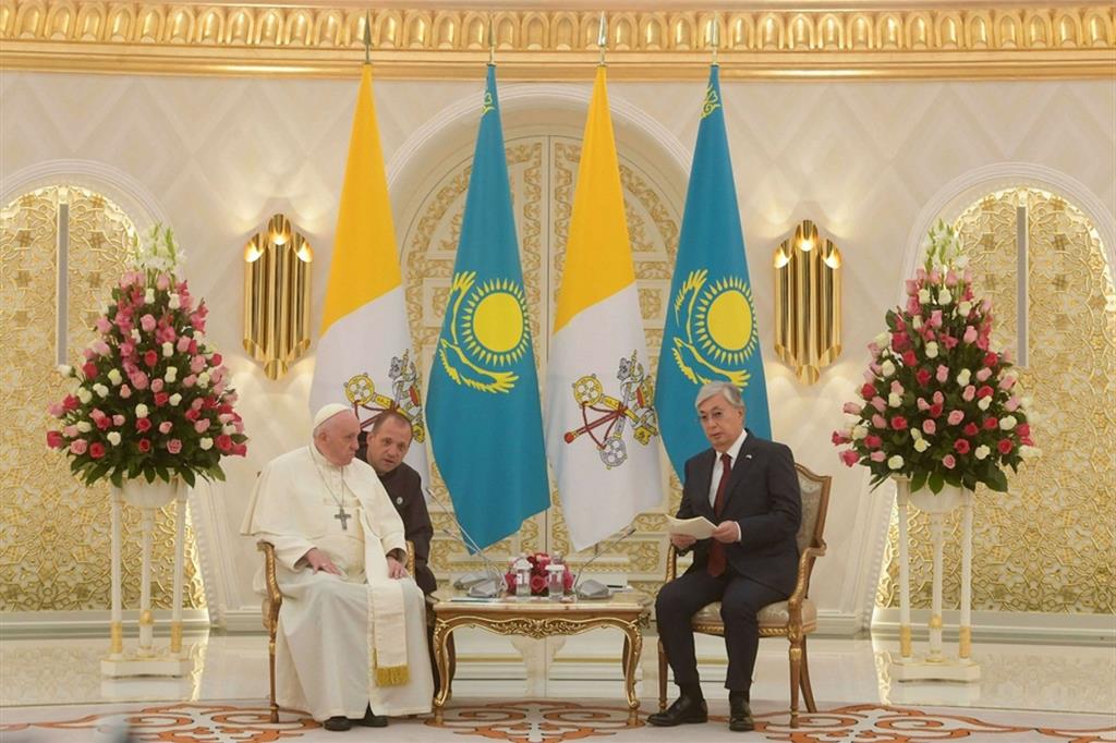 Il Papa incontra il presidente kazako