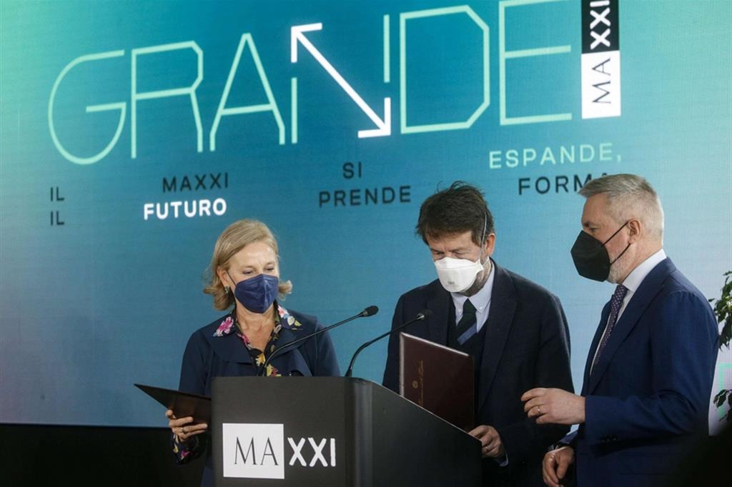 Giovanna Melandri, Dario Franceschini e Lorenzo Guerini firmano una lettera d’intenti durante la presentazione del progetto Grande Maxxi