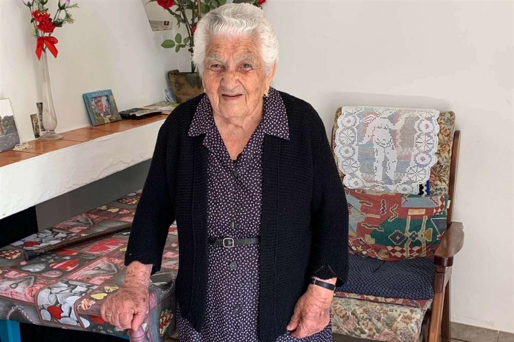 Marcella Cadoni, 100 anni, di Escolca, piccolo paese nel sud della Sardegna