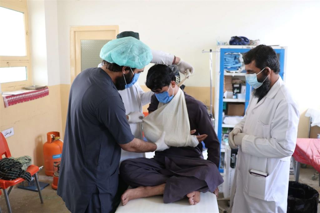 Medici di Intersos tra i piccoli malati in Afghanistan