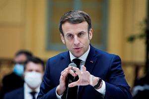 In Francia Macron punta a mettere al lavoro irregolari e "sans papiers"