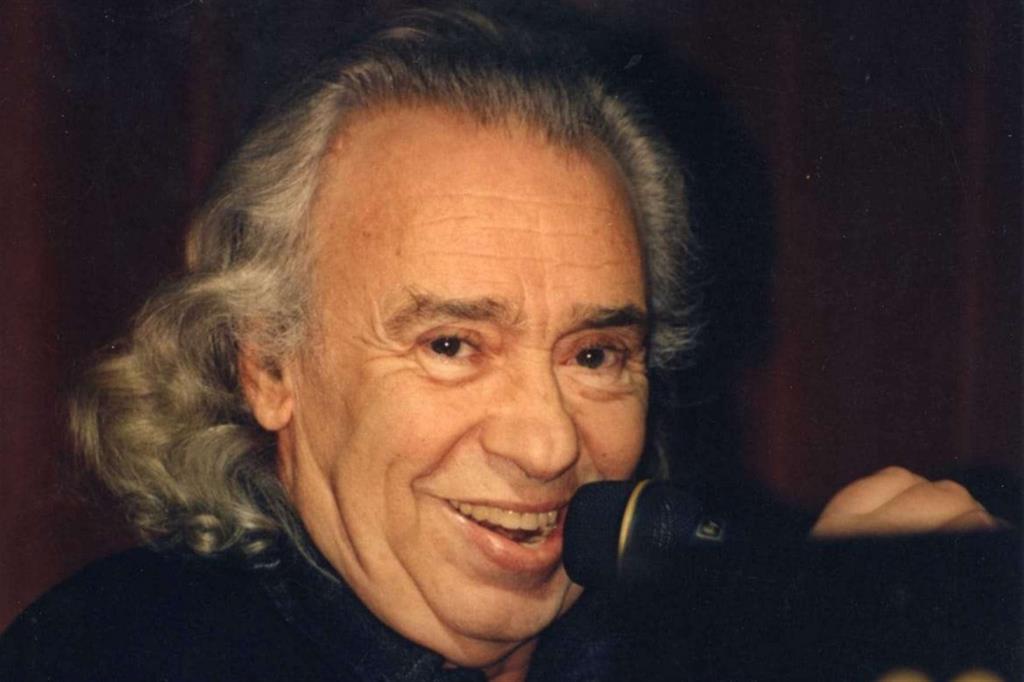 Il cantautore genovese Umberto Bindi (1932-2002)