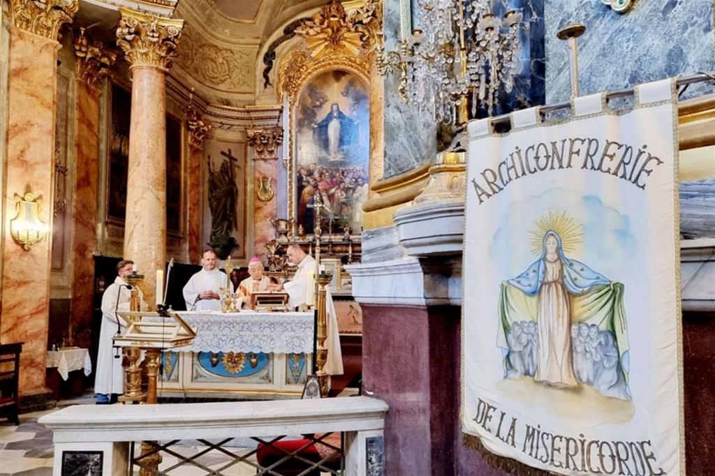 La Messa celebrata nella cattedrale di Nizza per il III Forum paneuropeo delle Confraternite presieduta da monsignor Pennisi