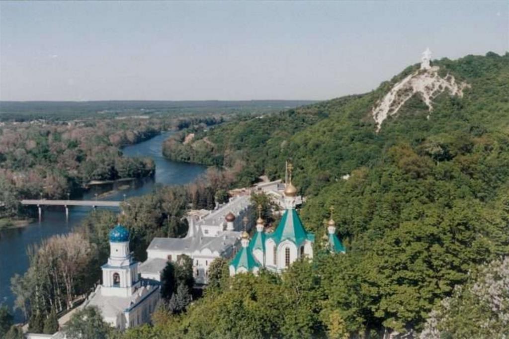 Colpito lo storico monastero di Svyatogorsk: morti due monaci e una suora